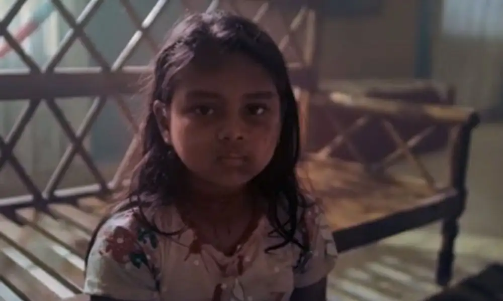 দুর্দশাগ্রস্ত শিশু কন্যার ছবি, বাংলার চ্যানেল আই অনলাইন সংবাদ. Channel i News - চ্যানেল আই নিউজ