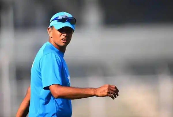 ভারতীয় ক্রিকেট কোচ দ্রাবিড় অনুশীলনে মনোযোগী. Channel i News - চ্যানেল আই নিউজ