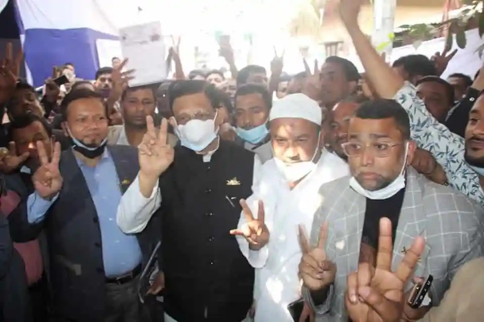 চট্টগ্রাম সিটি নির্বাচনে নৌকার বিজয় উদযাপন করছে প্রার্থী ও সমর্থকরা. Channel i News - চ্যানেল আই নিউজ
