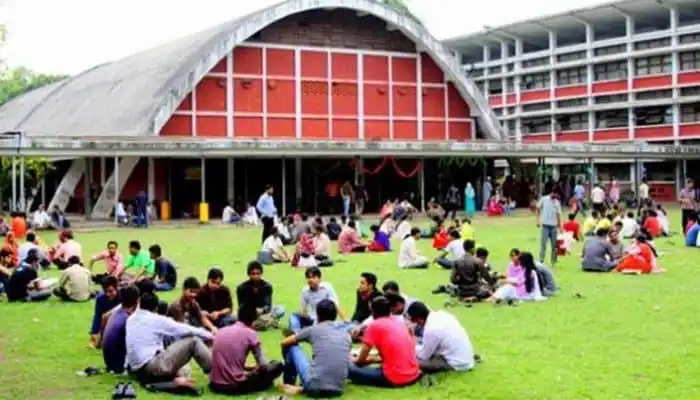 টিএসসির পুরনো স্থাপনা সংরক্ষণ করে নতুন নকশার অনুমোদন. Channel i News - চ্যানেল আই নিউজ