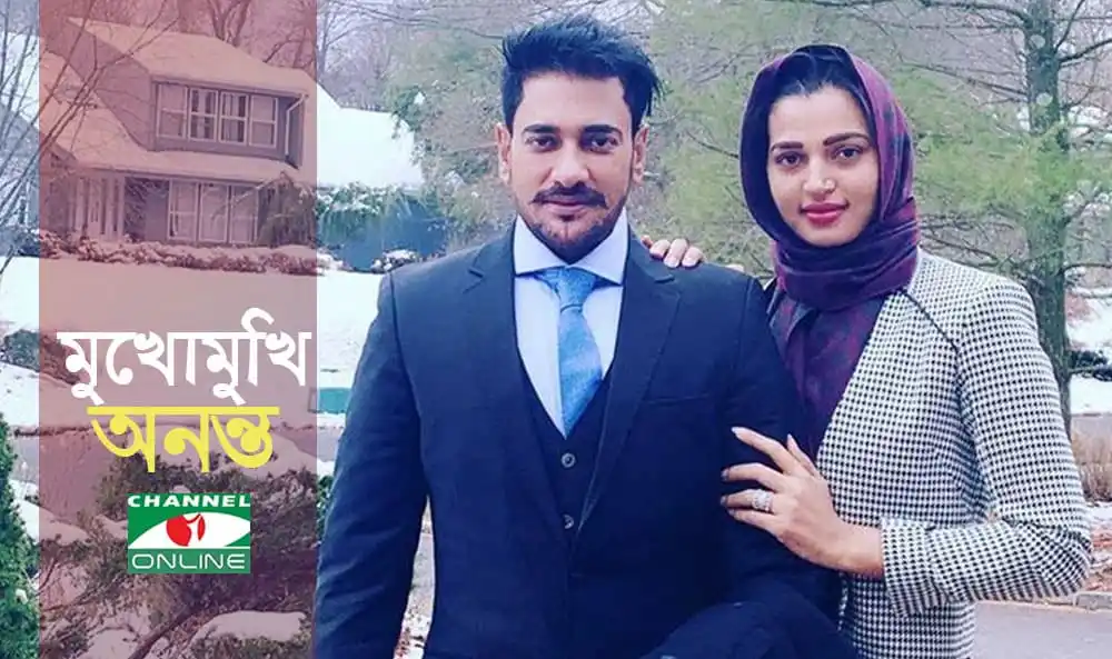 দম্পতি সুন্দর পোশাক পরা, হাসিমুখে ছবি তুলেছেন. Channel i News - চ্যানেল আই নিউজ