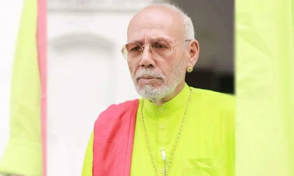 ভারতীয় প্রধানমন্ত্রী নরেন্দ্র মোদি লাল ও হলুদ পোশাক পরিহিত. Channel i News - চ্যানেল আই নিউজ