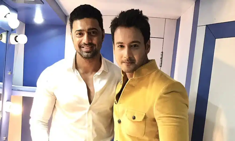 দেবের সঙ্গে যশের হাসিমুখে ছবি, শুভ কামনা জানালেন দেব. Channel i News - চ্যানেল আই নিউজ