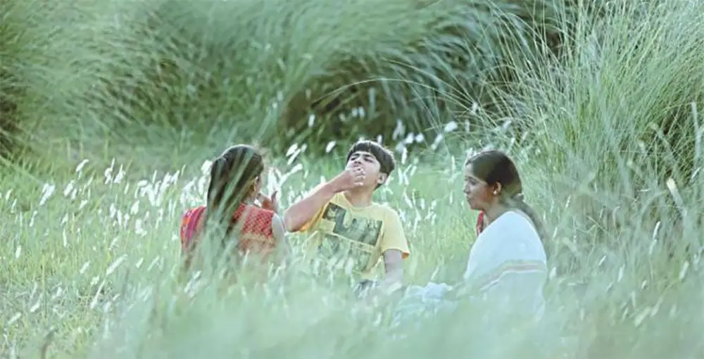 প্রকৃতির মাঝে শিশুদের হাসি ও খেলা, বাংলাদেশের সংবাদ ও বিনোদনের ছবি. Channel i News - চ্যানেল আই নিউজ
