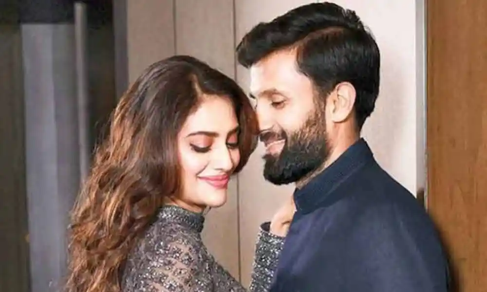 নুসরাত ও নিখিলের মধ্যে বন্ধুত্বপূর্ণ মুহূর্ত. Channel i News - চ্যানেল আই নিউজ