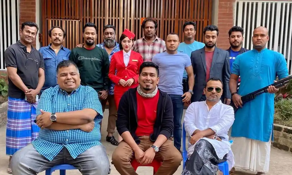 চ্যানেল আই অনলাইন এর সাংবাদিক ও কলাকুশলীদের গ্রুপ ছবি।. Channel i News - চ্যানেল আই নিউজ