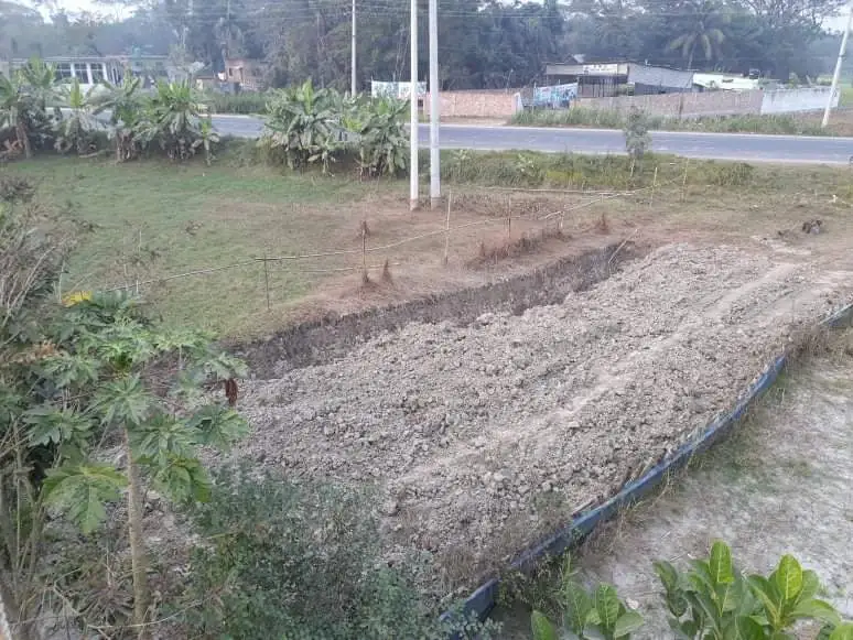 জমি জবরদখলের চেষ্টা করছে দুর্বৃত্তরা, মাদারীপুরে ঘটনা. Channel i News - চ্যানেল আই নিউজ