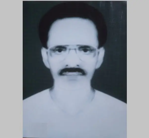 শিক্ষক বাবার গল্পের জন্য উপযুক্ত ছবি, ব্যক্তির মুখের ছবি, গগনচুম্বী চুল ও গোঁফসহ. Channel i News - চ্যানেল আই নিউজ