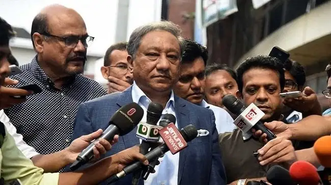 বিসিবি সভাপতি নাজমুল হাসান সাংবাদিকদের সঙ্গে কথা বলছেন. Channel i News - চ্যানেল আই নিউজ