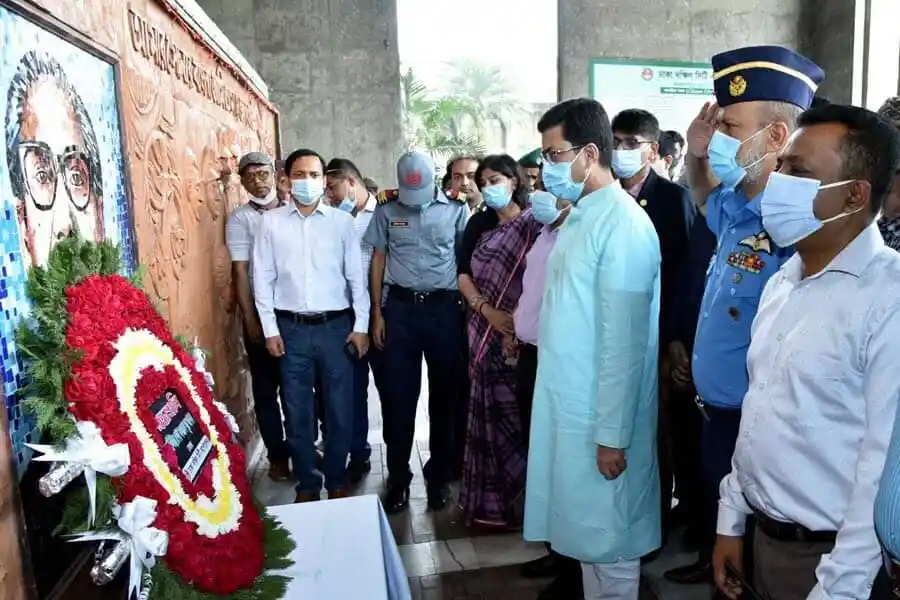 বিএনপি নেতারা স্মৃতিসৌধে পুষ্পস্তবক অর্পণ করছেন. Channel i News - চ্যানেল আই নিউজ