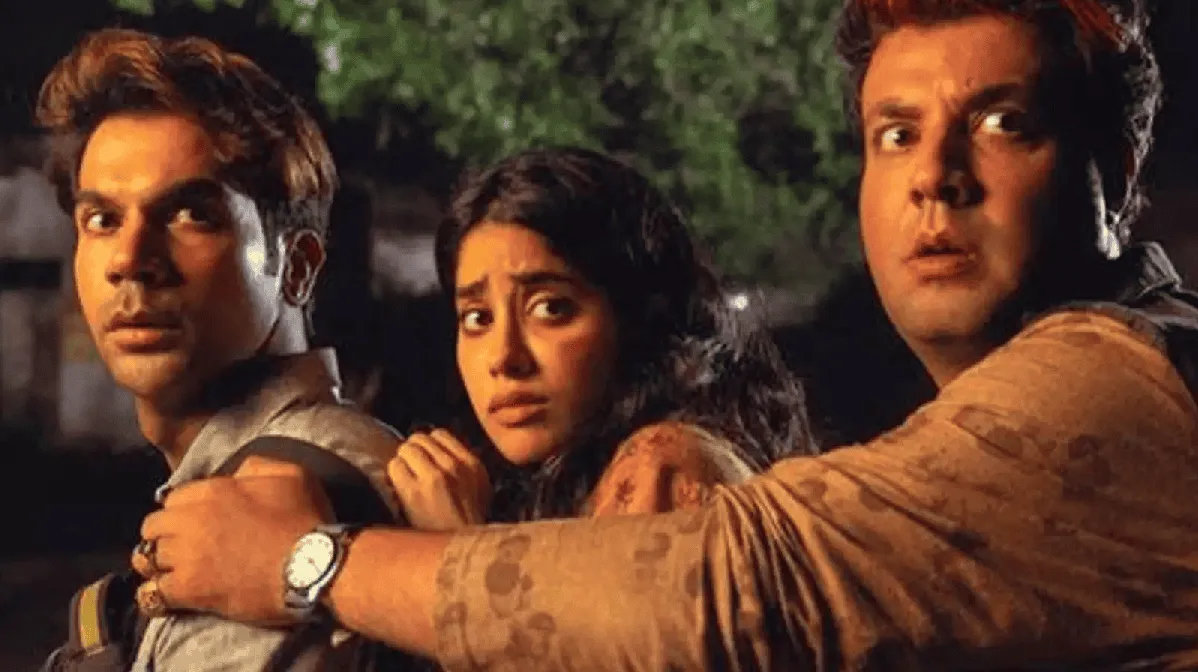 জাহ্নবী কাপুরের 'রুহি' সিনেমার দৃশ্য, তিনজন অভিনেতা ভয়ে ভরা মুখে. Channel i News - চ্যানেল আই নিউজ