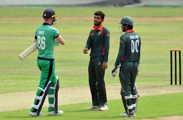 বাংলাদেশ ইমার্জিং ক্রিকেটাররা মাঠে আলোচনা করছে. Channel i News - চ্যানেল আই নিউজ