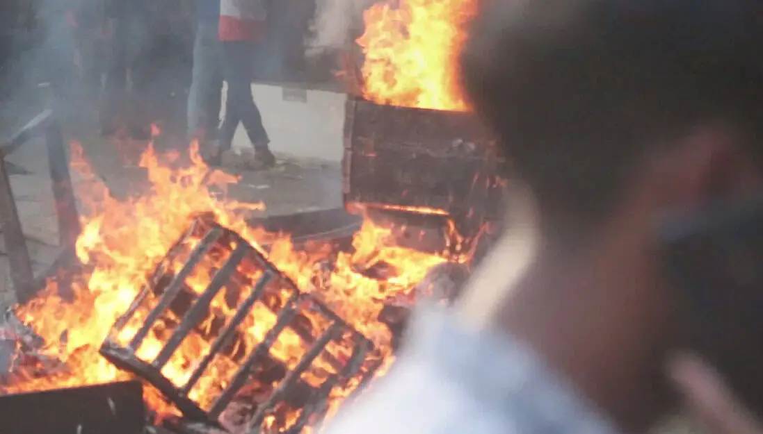 বঙ্গবন্ধুর ম্যুরাল ভাঙচুরের প্রতিবাদে রেলস্টেশনে অগ্নিসংযোগ. Channel i News - চ্যানেল আই নিউজ