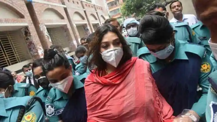 ডা. সাবরিনা ও পুলিশ সদস্যরা, প্রতিবেদন ৫ এপ্রিলের বিষয়. Channel i News - চ্যানেল আই নিউজ