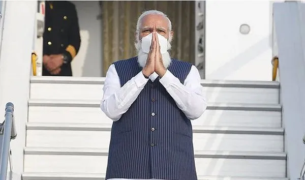 নরেন্দ্র মোদি ঢাকায়, বাংলাদেশের প্রধানমন্ত্রীকে শুভেচ্ছা জানাচ্ছেন. Channel i News - চ্যানেল আই নিউজ