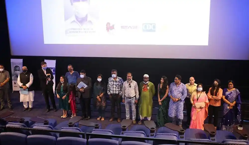 শিল্পী ও কলাকুশলীরা ‘করোনাকাল’ সিনেমার প্রিমিয়ারে অংশগ্রহণ করছেন. Channel i News - চ্যানেল আই নিউজ