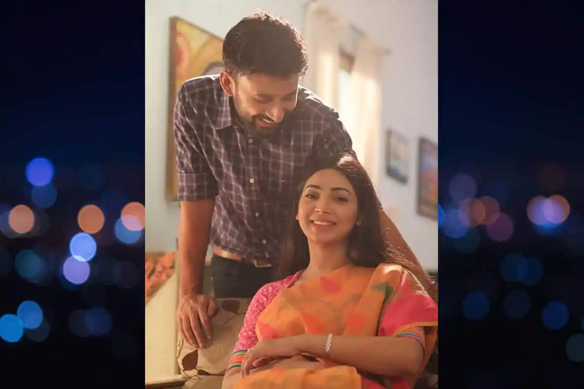 প্রভার সঙ্গে মনোজ প্রামাণিকের হাস্যোজ্জ্বল মুহূর্তের ছবি. Channel i News - চ্যানেল আই নিউজ