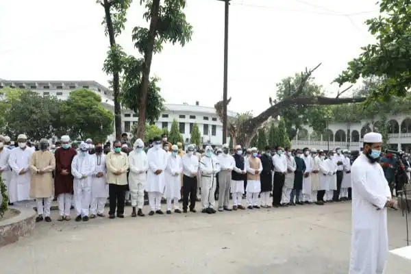 সুপ্রিম কোর্টে মতিন খসরুর জানাজায় অংশগ্রহণকারীরা. Channel i News - চ্যানেল আই নিউজ