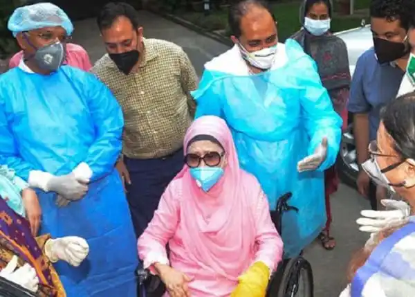 খালেদা জিয়ার শারীরিক অবস্থা স্থিতিশীল, চিকিৎসক ও পরিবারের সদস্যরা তার পাশে. Channel i News - চ্যানেল আই নিউজ