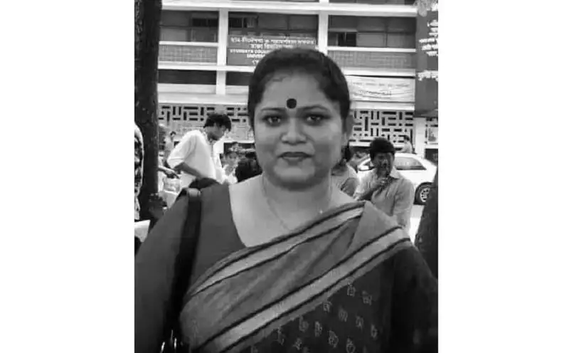 চ্যানেল আই অনলাইন: করোনায় আবৃত্তিশিল্পী ফারজানা দিনার মৃত্যু. Channel i News - চ্যানেল আই নিউজ