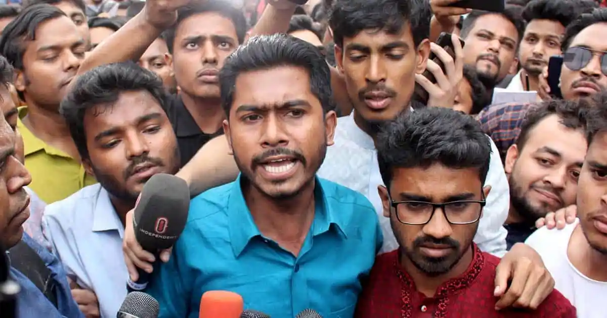 জনসমাগমের মধ্যে নূরের ধর্মকার্ডের প্রতিবাদকারী বক্তা. Channel i News - চ্যানেল আই নিউজ