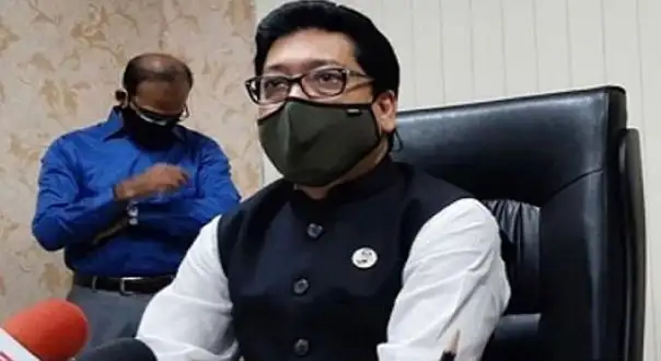 বাংলাদেশের একজন জনপ্রতিনিধি করোনা পরিস্থিতি নিয়ে আলোচনা করছেন. Channel i News - চ্যানেল আই নিউজ