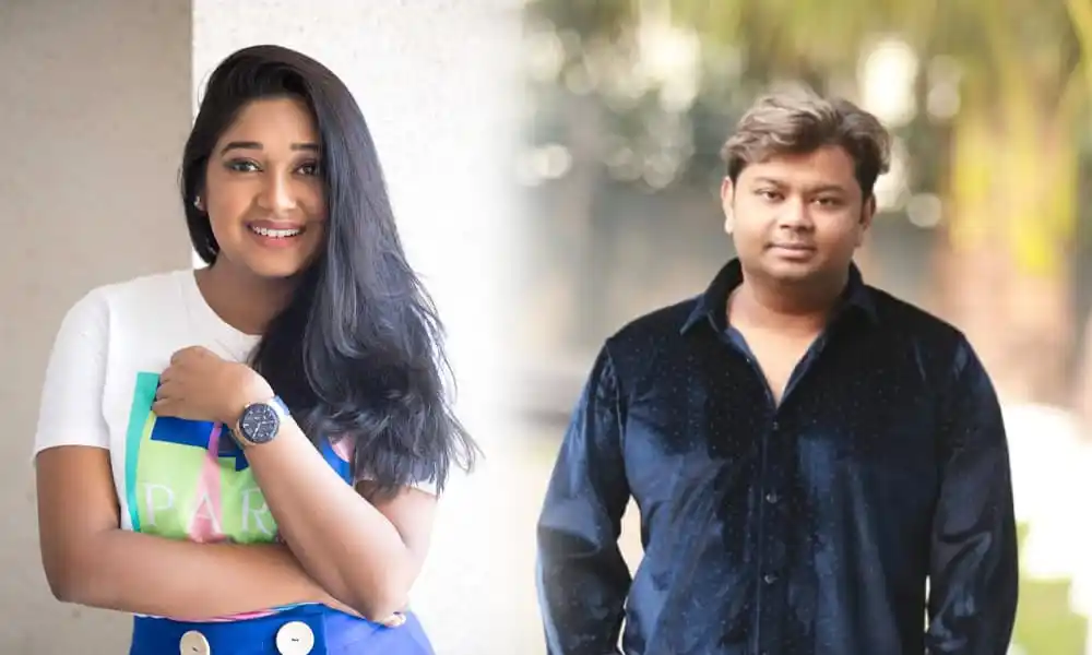 অন্তরা মিত্র ও রিজভী একসঙ্গে হাসিমুখে ছবি তুলেছেন. Channel i News - চ্যানেল আই নিউজ