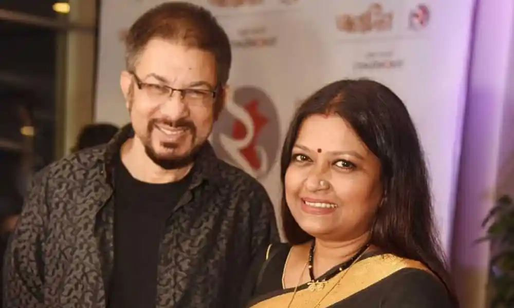বাংলাদেশি নারী ও বিদেশি পুরুষের হাসিমুখে ছবি, সাংস্কৃতিক অনুষ্ঠানে অংশগ্রহণ. Channel i News - চ্যানেল আই নিউজ
