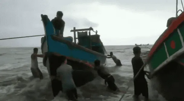 উপকূলের জলোচ্ছ্বাসে কক্সবাজারের জেটি ক্ষতিগ্রস্ত. Channel i News - চ্যানেল আই নিউজ