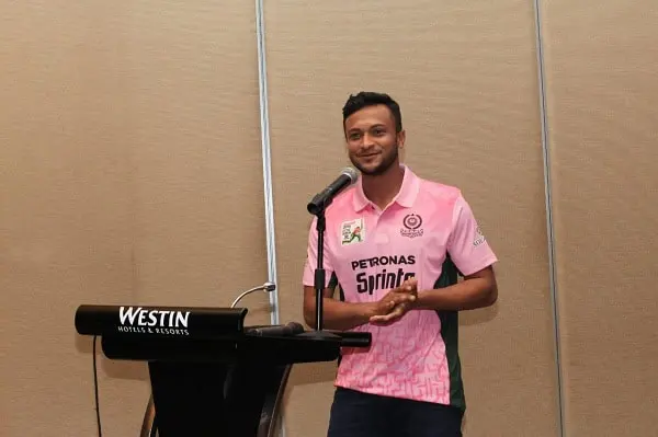 সাকিব আল হাসান সংবাদ সম্মেলনে বক্তব্য দিচ্ছেন. Channel i News - চ্যানেল আই নিউজ
