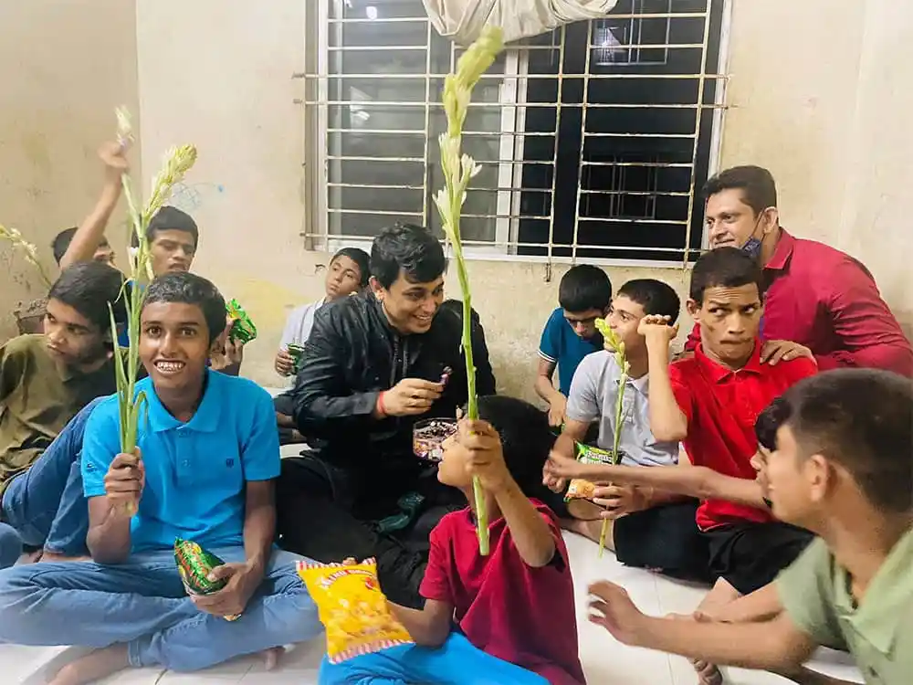 অনাথ আশ্রমে শিশুদের ঈদ আনন্দের মুহূর্তের ছবি. Channel i News - চ্যানেল আই নিউজ