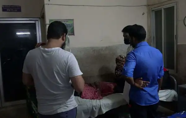 শিক্ষিকার গায়ে এসিড নিক্ষেপের ঘটনায় তদন্তে পুলিশ ও স্থানীয়রা. Channel i News - চ্যানেল আই নিউজ