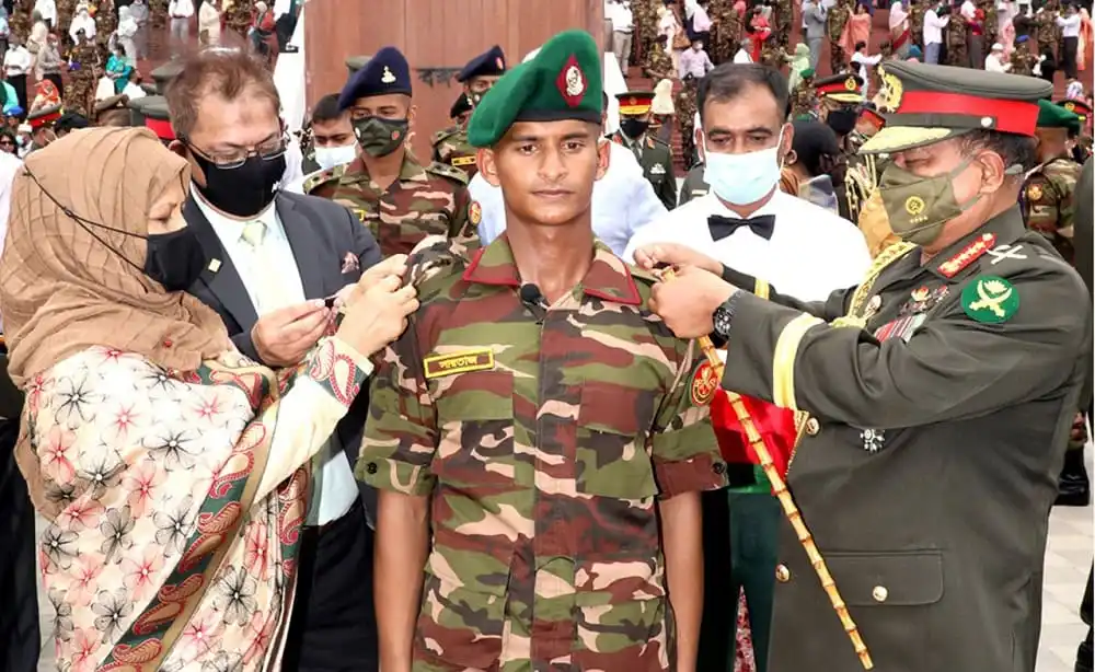 রাষ্ট্রপতি কুচকাওয়াজে বাংলাদেশ মিলিটারি একাডেমির নবীন সেনা সদস্য. Channel i News - চ্যানেল আই নিউজ