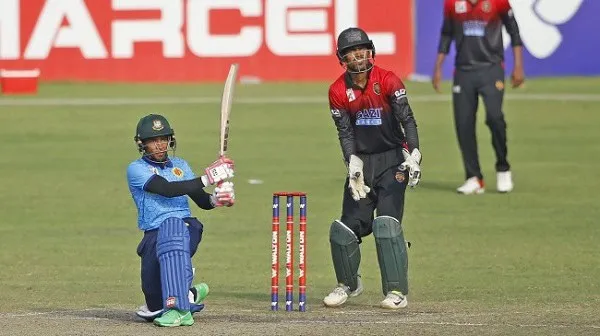 বাংলাদেশের ক্রিকেটাররা মাঠে ব্যাটিং করছে, খেলাধুলার দৃশ্য. Channel i News - চ্যানেল আই নিউজ