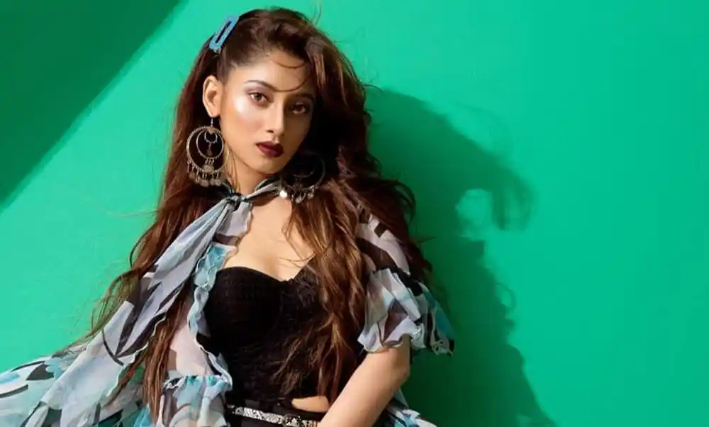 পূজা চেরী ফ্যাশনেবল পোশাকে স্টাইলিশ ছবি. Channel i News - চ্যানেল আই নিউজ