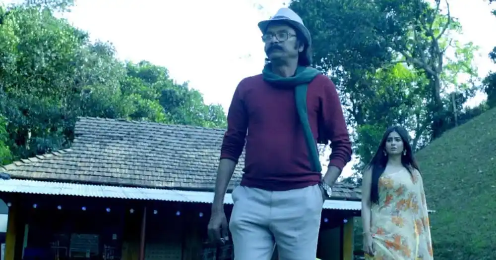 একজন পুরুষ ও একজন নারী ঐতিহ্যবাহী পোশাক পরিধান করে. Channel i News - চ্যানেল আই নিউজ