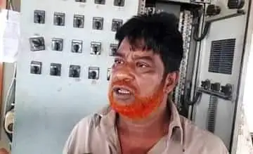 ফেরির মাস্টারকে পুলিশ হেফাজতে নেওয়া হয়েছে, ঘটনাস্থলে উপস্থিত পুলিশ ও উদ্ধারকারীরা. Channel i News - চ্যানেল আই নিউজ