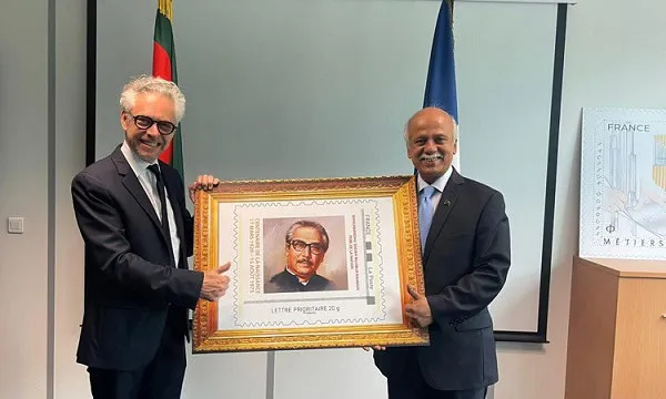বাংলাদেশের প্রতিনিধি ও ফ্রান্সের প্রতিনিধি সম্মেলনে ছবি. Channel i News - চ্যানেল আই নিউজ