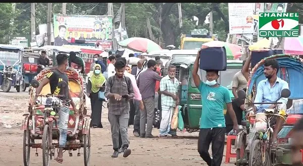 বাংলাদেশের রাস্তায় মানুষ ও যানবাহনের ভিড়, চলমান বিধিনিষেধ শিথিলের ছবি. Channel i News - চ্যানেল আই নিউজ