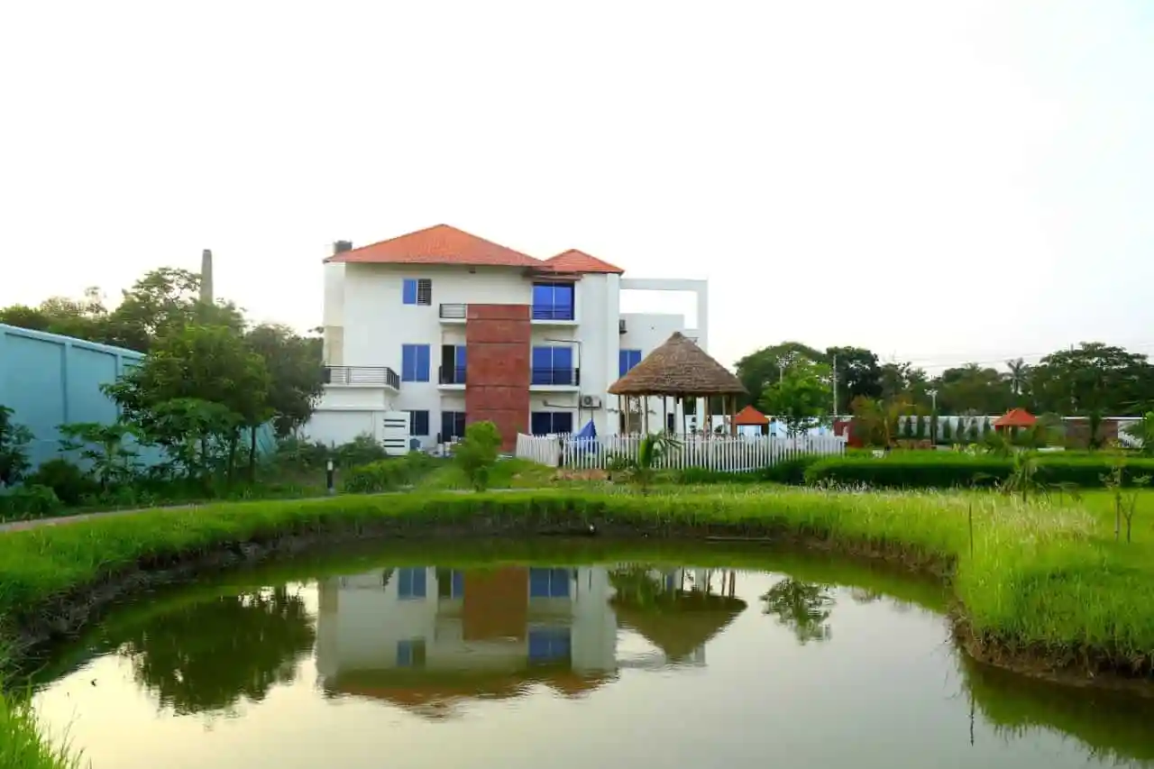 ঢাকার অদূরে আন্তর্জাতিক মানের ফিল্ম সিটির পাশে সুন্দর বাড়ি ও জলাশয়. Channel i News - চ্যানেল আই নিউজ