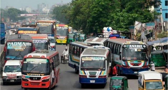 কক্সবাজারে পর্যটকদের জন্য বাসের সারি, যানজটের কারণে আটকা পড়েছেন হাজার হাজার পর্যটক. Channel i News - চ্যানেল আই নিউজ