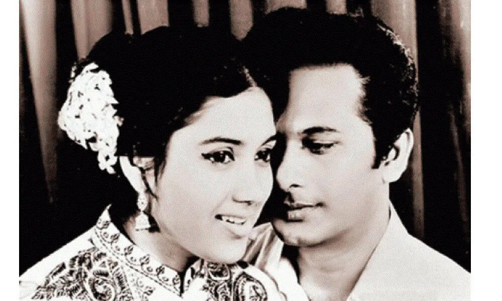 রাজ্জাক ও কবরীর ঐতিহাসিক ছবি, ঈদে মুক্তি পেয়েছিল 'ময়নামতি'. Channel i News - চ্যানেল আই নিউজ