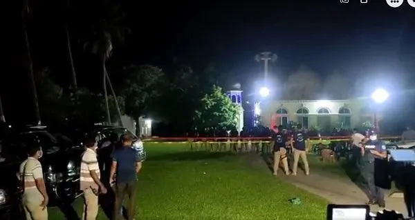 নারায়ণগঞ্জে জঙ্গি আস্তানায় অভিযান চলাকালে পুলিশ ও আইনশৃঙ্খলা বাহিনী উপস্থিত. Channel i News - চ্যানেল আই নিউজ