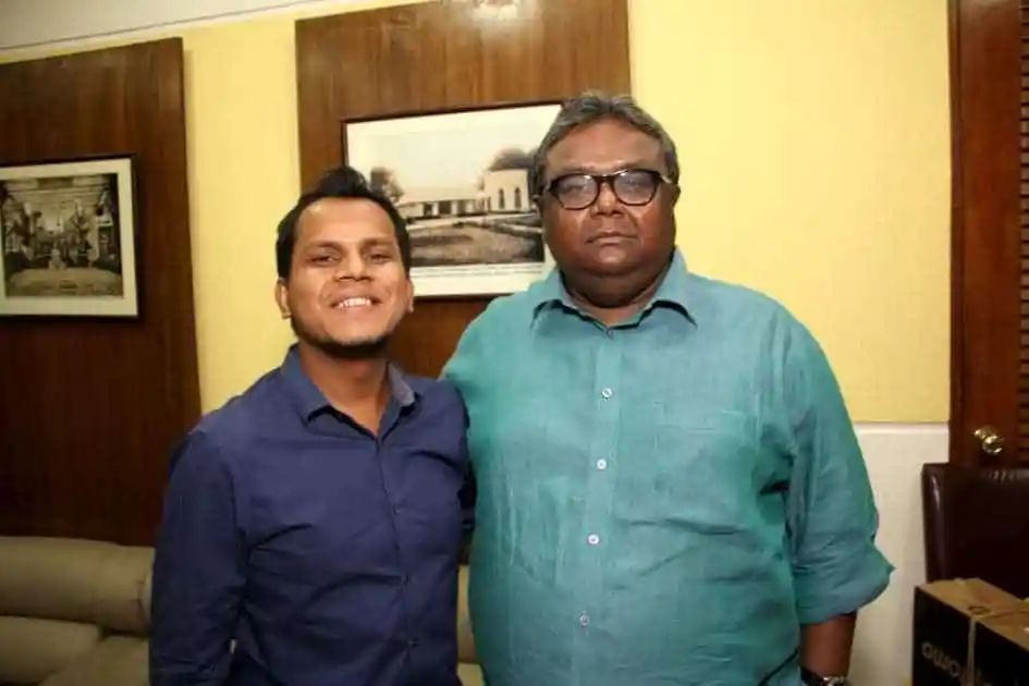 বাংলাদেশি ও ভারতীয় সংগীতজ্ঞরা একসঙ্গে ছবি তুলেছেন. Channel i News - চ্যানেল আই নিউজ