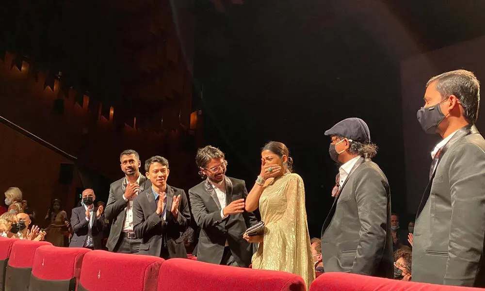 বাংলাদেশের মরিয়মকে স্ট্যান্ডিং ওভেশন প্রদান করা হচ্ছে. Channel i News - চ্যানেল আই নিউজ