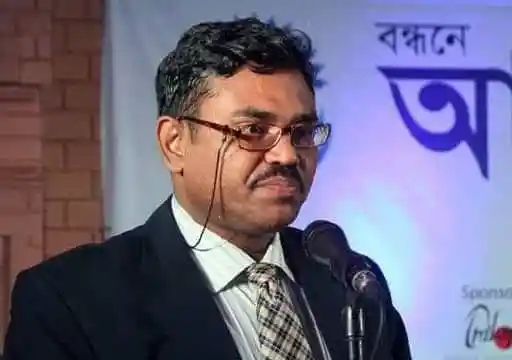ঢাবি অধ্যাপকের বিরুদ্ধে ডিজিটাল নিরাপত্তা আইনে মামলা সংক্রান্ত ছবি. Channel i News - চ্যানেল আই নিউজ