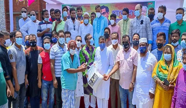শেখ কামালের জন্মবার্ষিকীতে যুবলীগের দোয়া ও ত্রাণ বিতরণ. Channel i News - চ্যানেল আই নিউজ