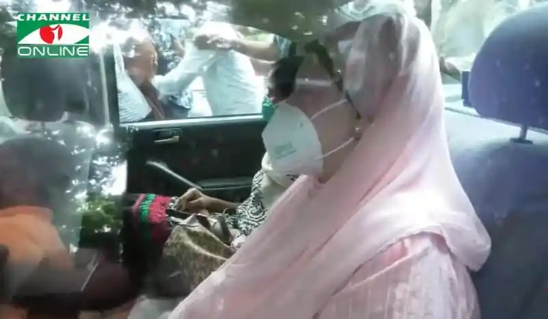 খালেদা জিয়া করোনার দ্বিতীয় ডোজ ভ্যাকসিন গ্রহণ করছেন. Channel i News - চ্যানেল আই নিউজ