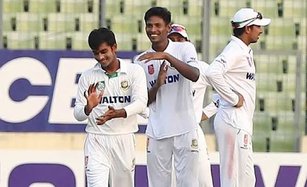 বাংলাদেশ ক্রিকেটাররা মাঠে হাসি ও আনন্দের মুহূর্তে. Channel i News - চ্যানেল আই নিউজ