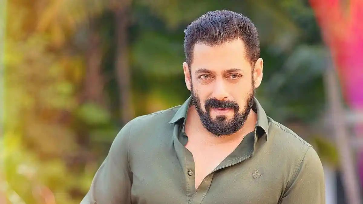 সালমান বন্যায় ক্ষতিগ্রস্তদের পাশে দাঁড়িয়ে আছেন. Channel i News - চ্যানেল আই নিউজ